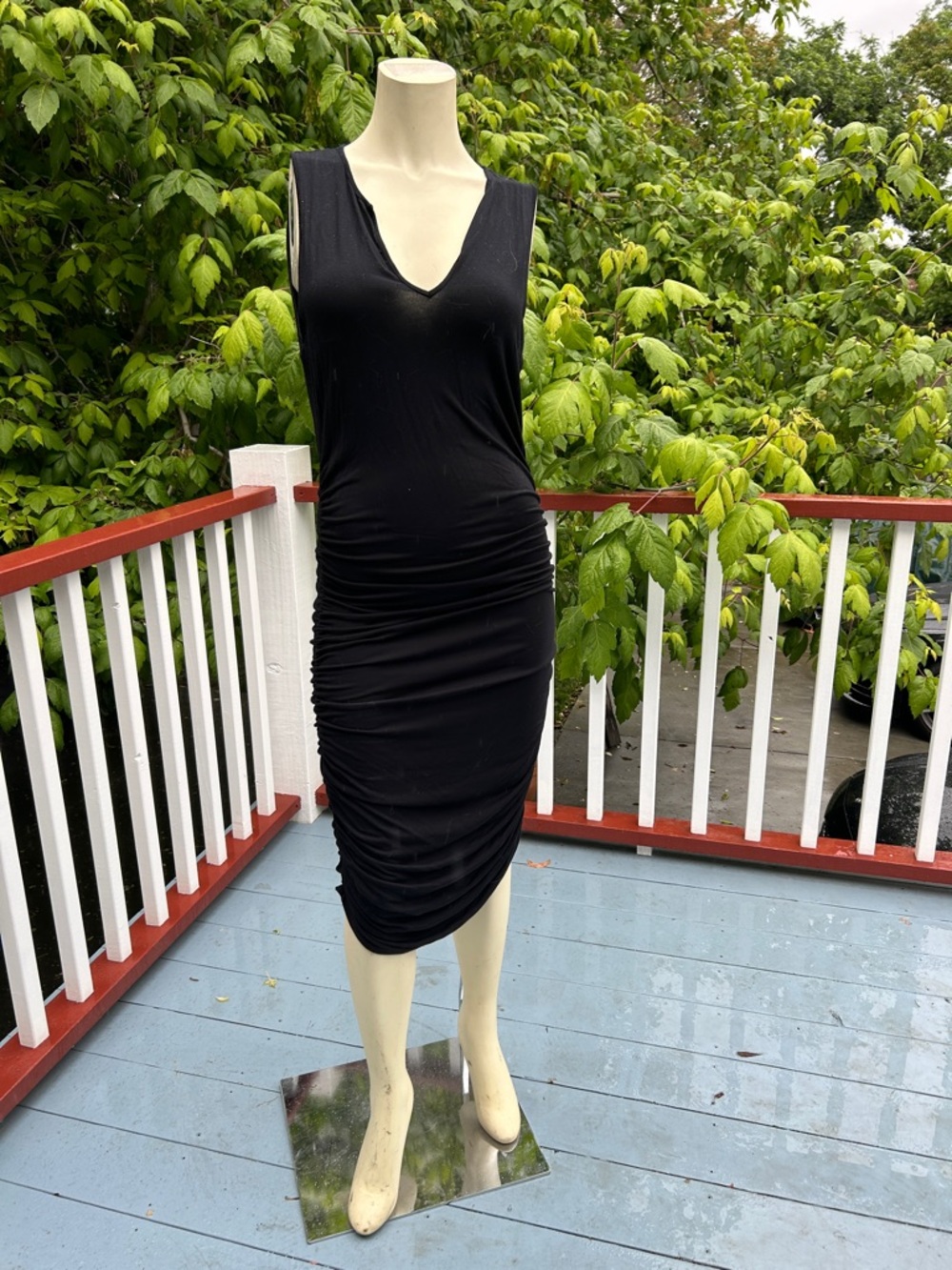 Black Sleeveless V-Neck Ruched Bodycon Dress